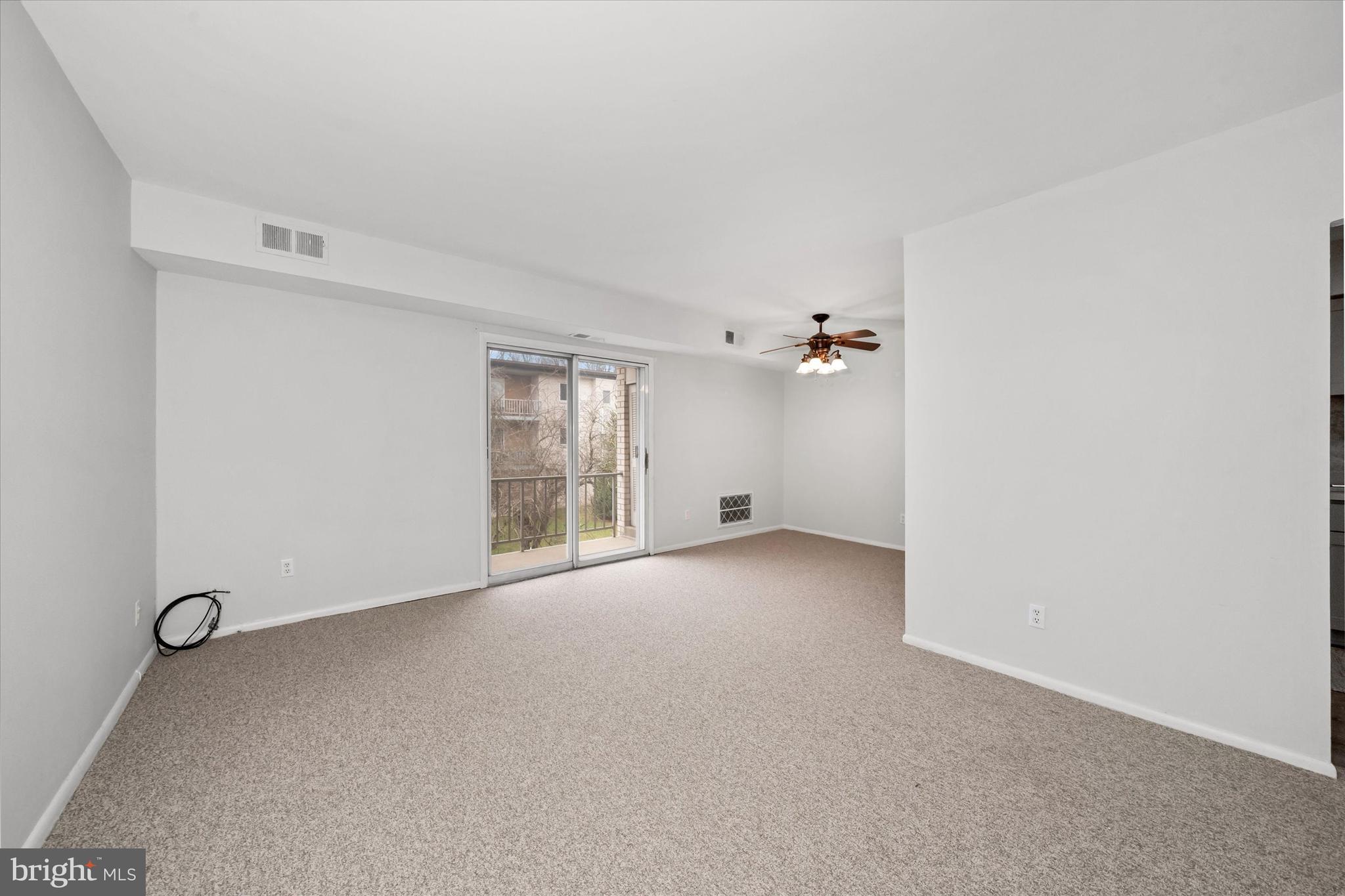 7 Rockford Road, Unit D21 Wilmington, DE 19806 - Photo 4 of 25