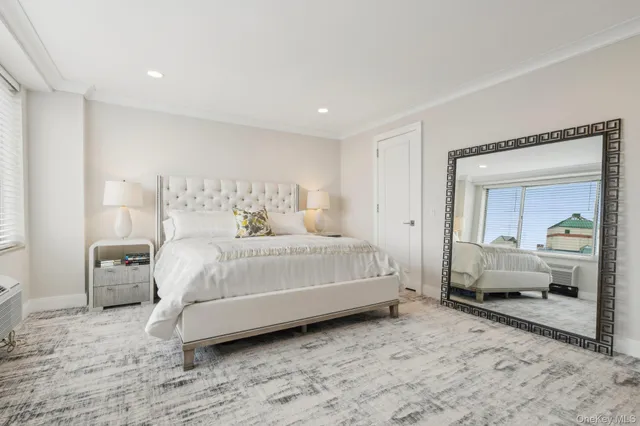 $2,799,000 | 100 Hilton Avenue, Unit 901, Garden City, NY 11530