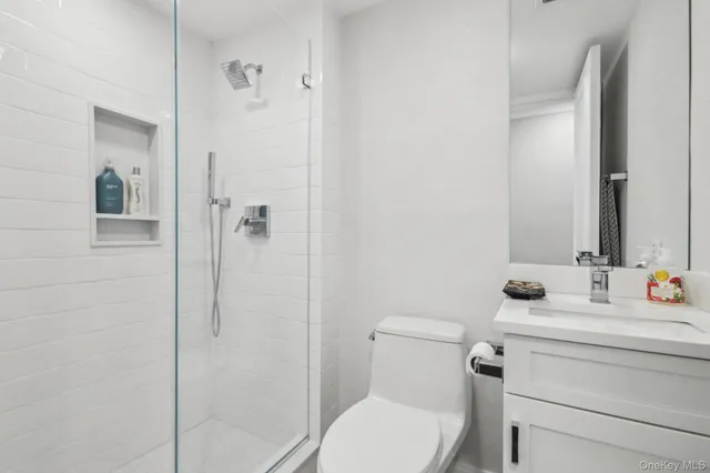 $2,799,000 | 100 Hilton Avenue, Unit 901, Garden City, NY 11530