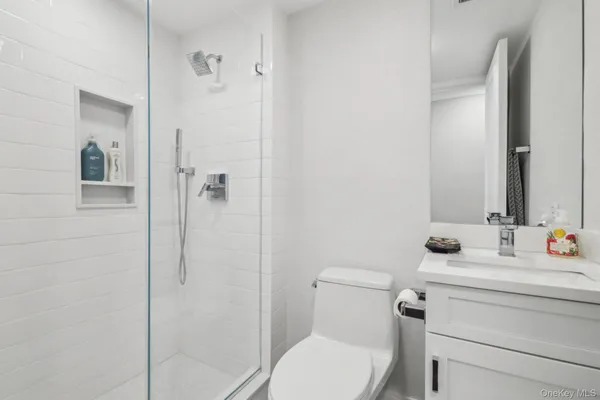 $2,799,000 | 100 Hilton Avenue, Unit 901, Garden City, NY 11530