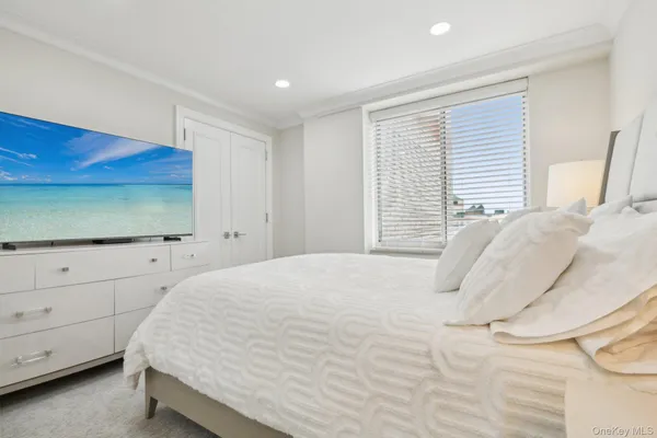 $2,799,000 | 100 Hilton Avenue, Unit 901, Garden City, NY 11530