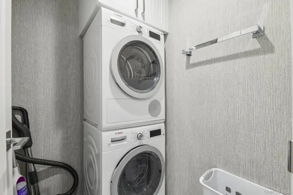 $2,799,000 | 100 Hilton Avenue, Unit 901, Garden City, NY 11530