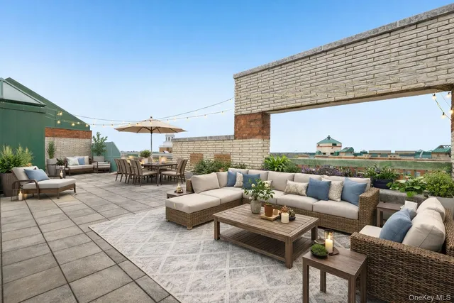 $2,799,000 | 100 Hilton Avenue, Unit 901, Garden City, NY 11530