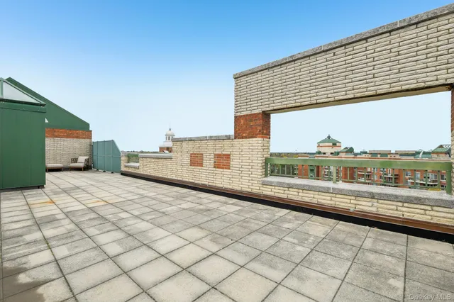 $2,799,000 | 100 Hilton Avenue, Unit 901, Garden City, NY 11530