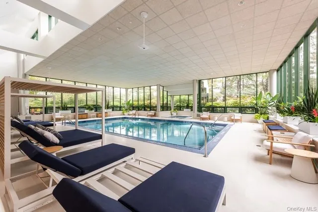 $2,799,000 | 100 Hilton Avenue, Unit 901, Garden City, NY 11530