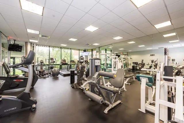 $2,799,000 | 100 Hilton Avenue, Unit 901, Garden City, NY 11530