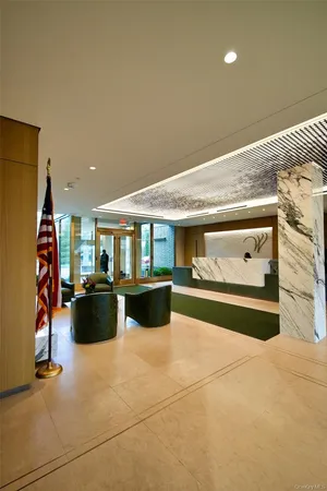 $2,799,000 | 100 Hilton Avenue, Unit 901, Garden City, NY 11530