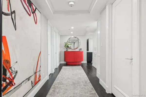 $2,799,000 | 100 Hilton Avenue, Unit 901, Garden City, NY 11530