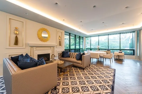 $2,799,000 | 100 Hilton Avenue, Unit 901, Garden City, NY 11530