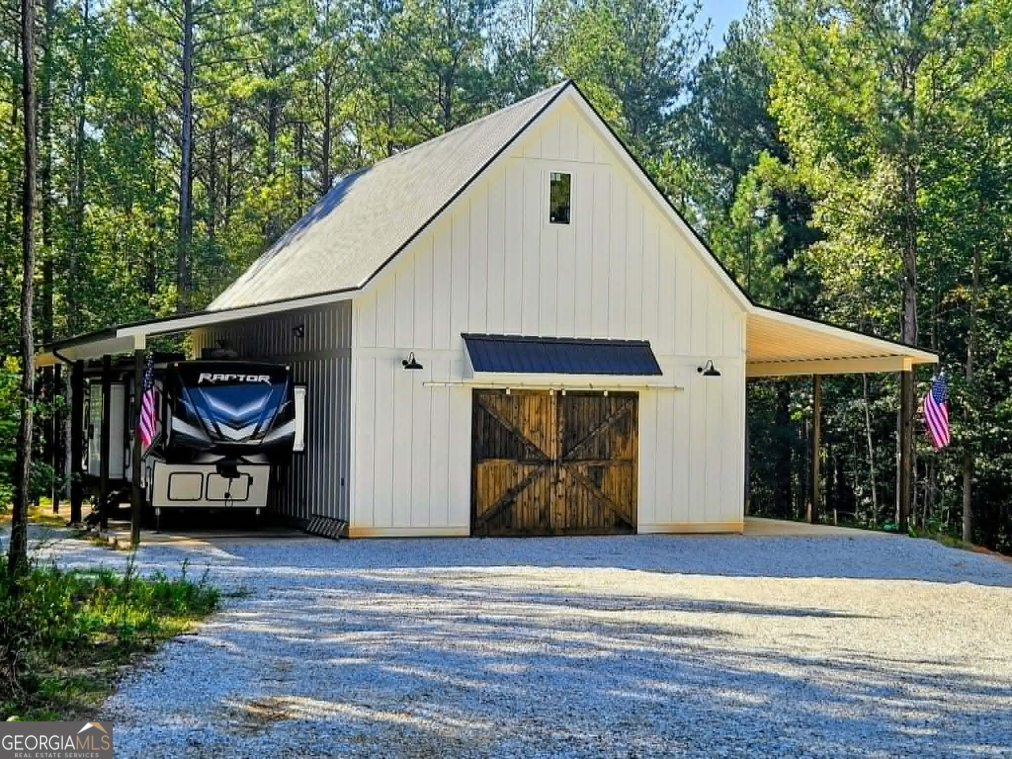 1961 North Hicks Road Toccoa, GA 30577 - Photo 3 of 10