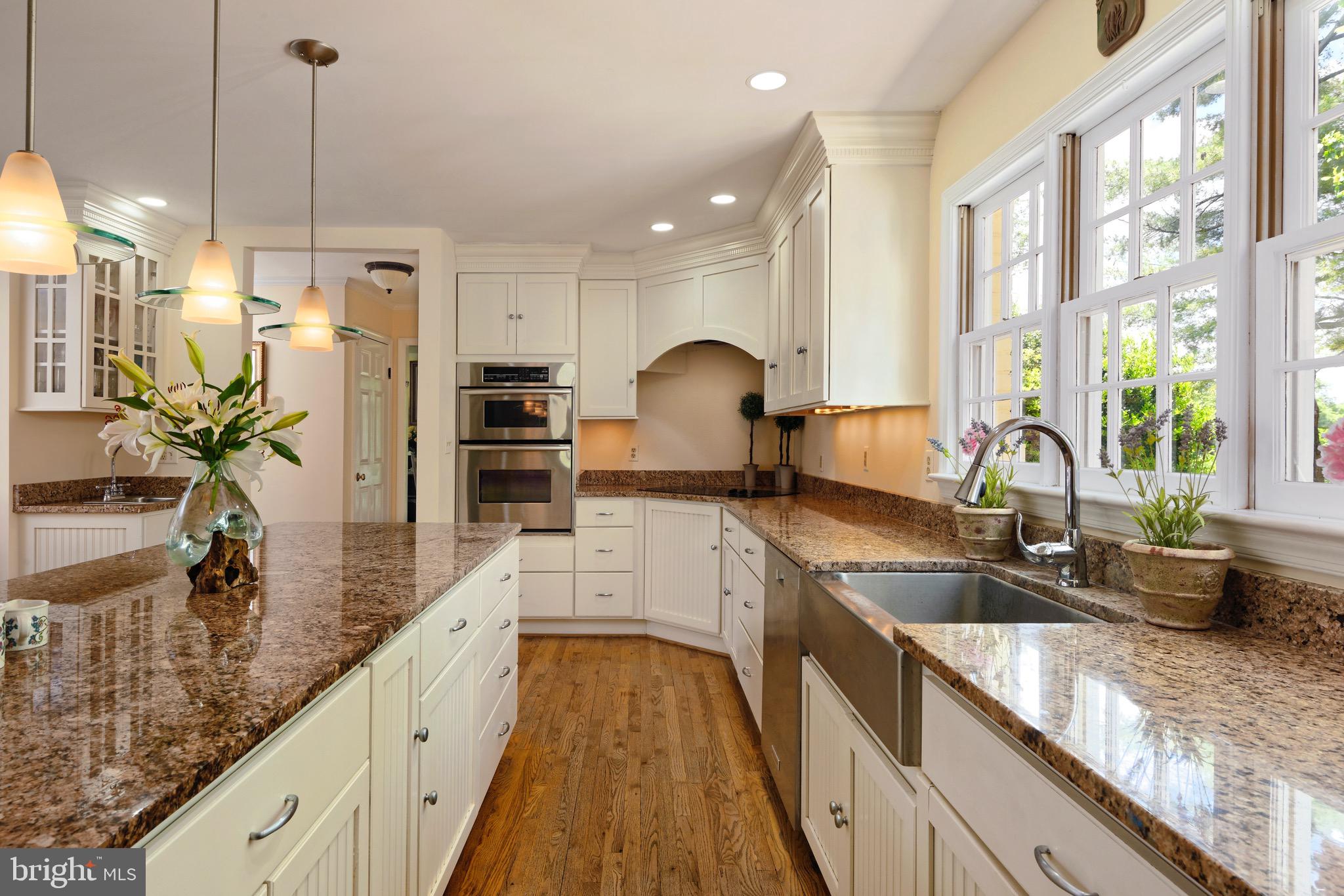 23413 Dover Road Middleburg, VA 20117 - Photo 13 of 73 Spacious gourmet kitchen with granite