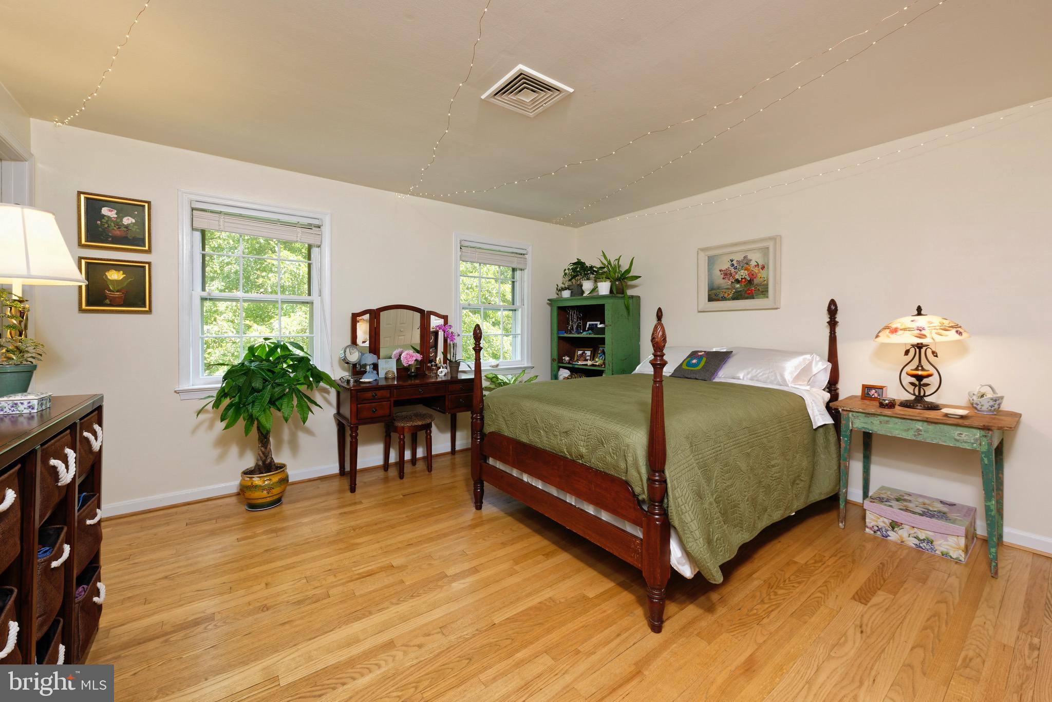 23413 Dover Road Middleburg, VA 20117 - Photo 30 of 73 Guest Bedroom #1 with hardwood floors