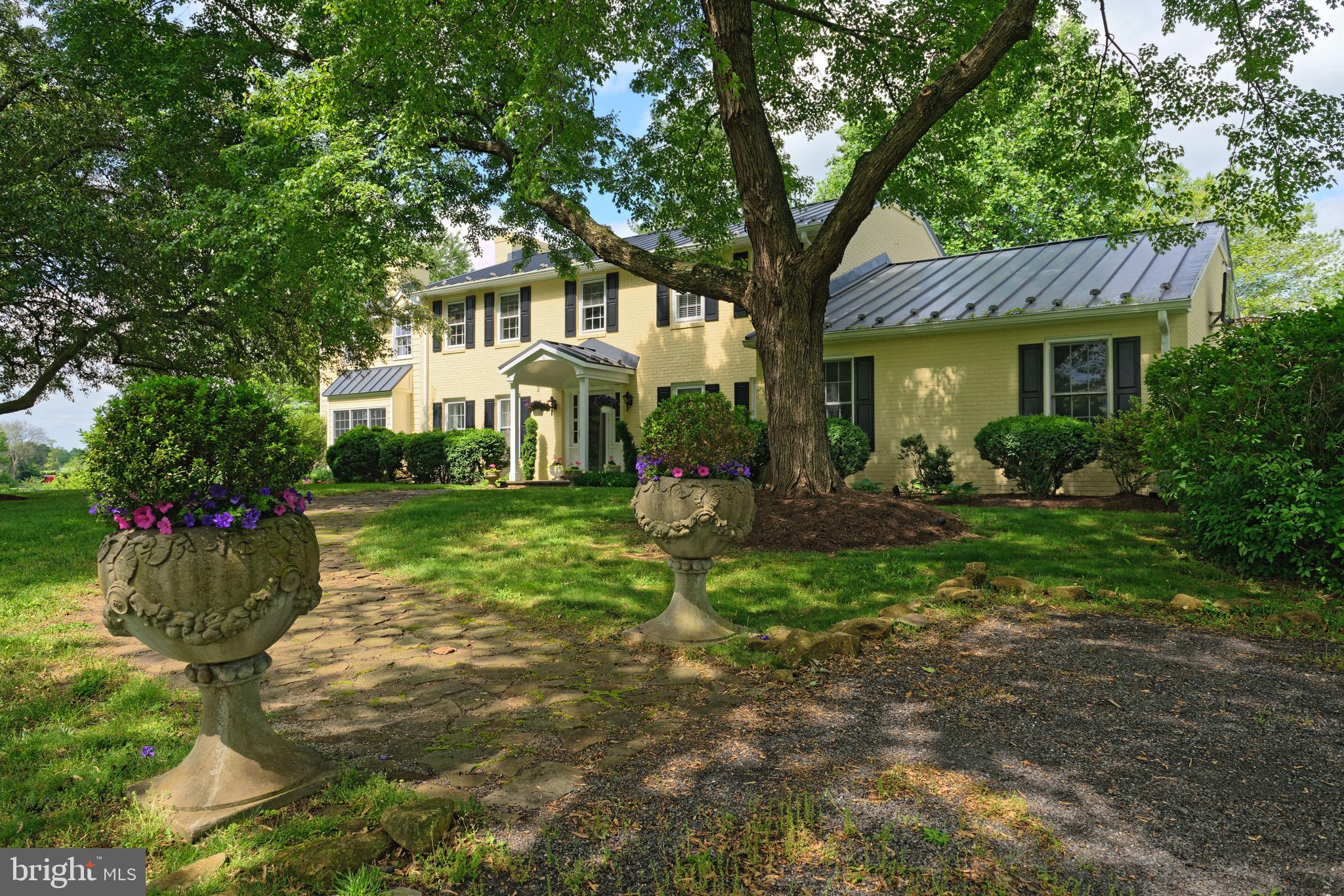 23413 Dover Road Middleburg, VA 20117 - Photo 4 of 73 House is shaded by mature trees