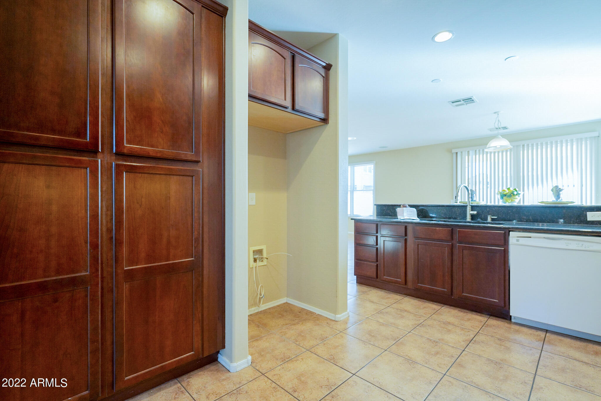 2323 Grenadine Road Phoenix, AZ 85040 - Photo 11 of 31 Grenadine-23
