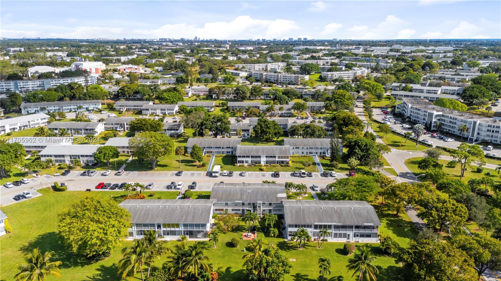 382 Markham R, Unit 382 Deerfield Beach, FL 33442 - Photo 11 of 30 a view of a city