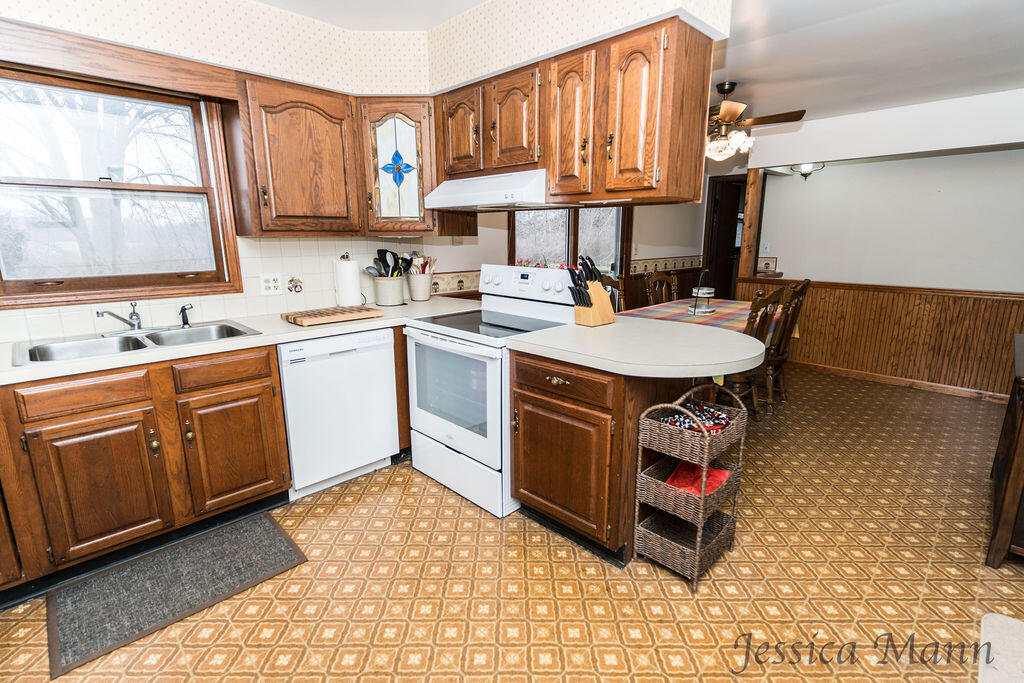 11176 Heights Ravenna Road Ravenna, MI 49451 - Photo 13 of 42 DSC09199