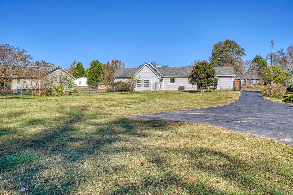 222 Green Ridge Drive Moore, SC 29369 - Photo 9 of 42 Gallery Image 9