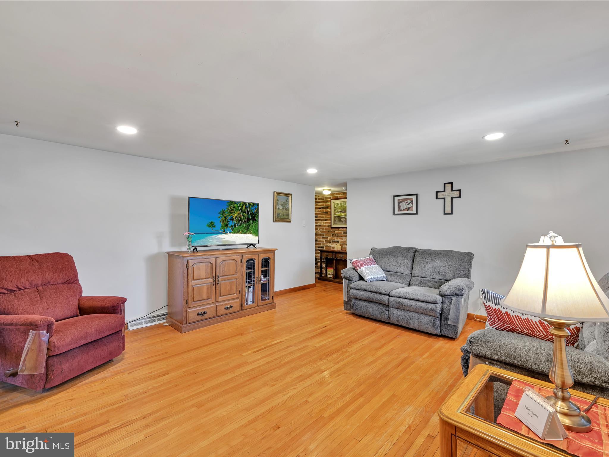 4474 Miller Drive Mount Joy, PA 17552 - Photo 9 of 35 Living Room Recess Lighting