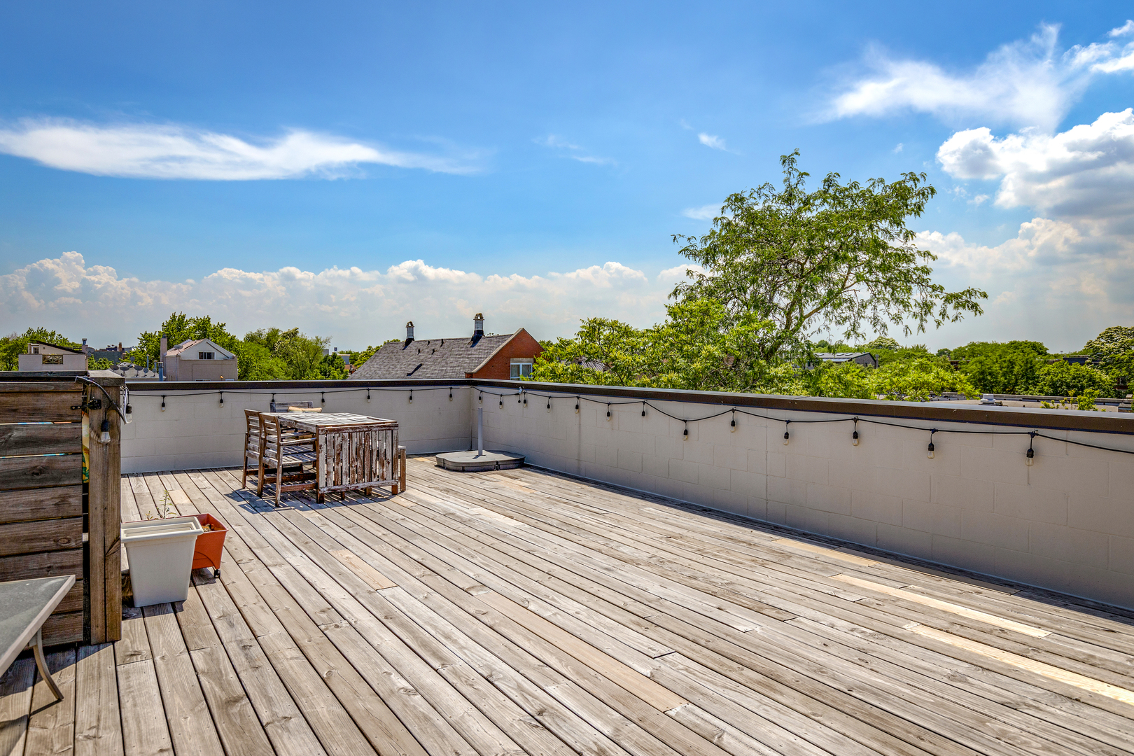 1820 West Haddon Avenue, Unit 2 Chicago, IL 60622 - Photo 17 of 18 a view of a terrace with sky view