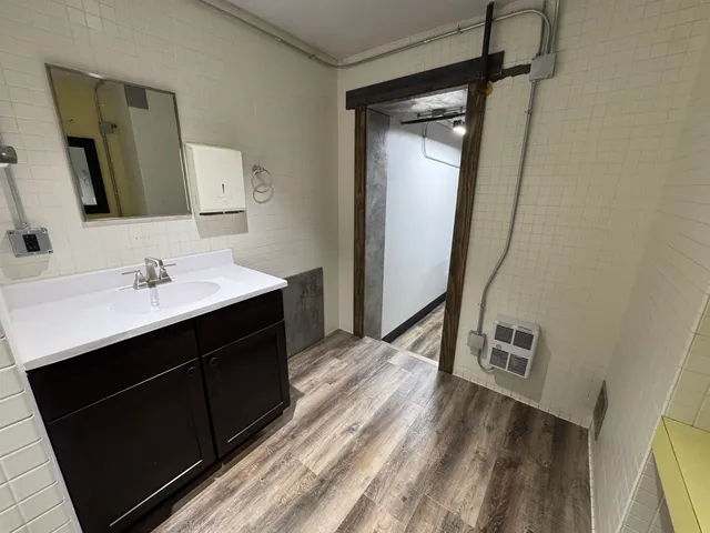 $1,195 | 219 South Badger Avenue, Appleton, WI 54914