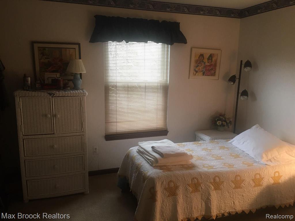36318 Fredericksburg Road Farmington Hills, MI 48331 - Photo 11 of 16