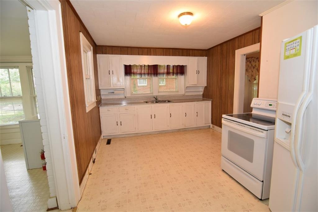202 6th Street Southwest Conover, NC 28613 - Photo 8 of 22 Gallery Image 8