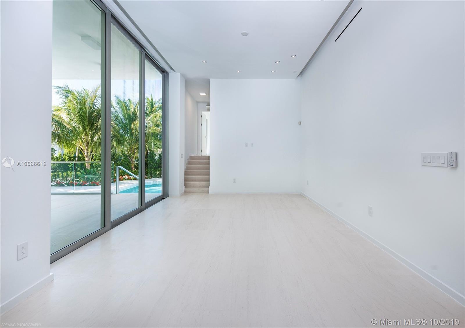 235 Ridgewood Road Key Biscayne, FL 33149 - Photo 16 of 34