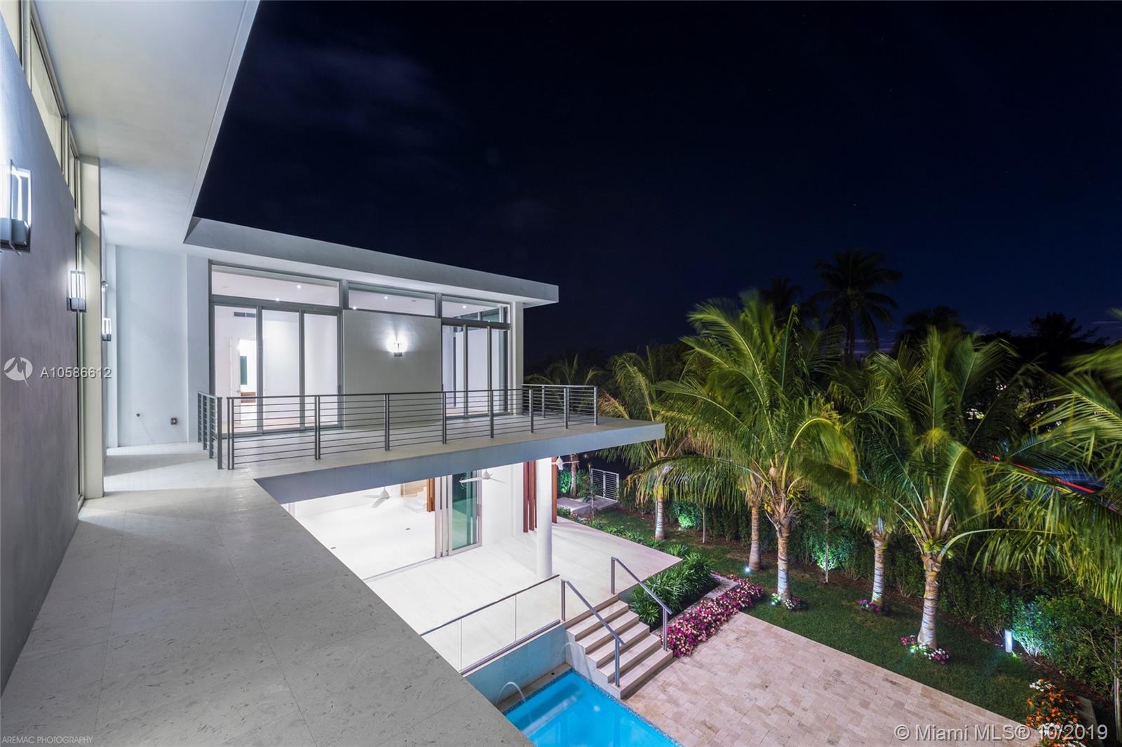 235 Ridgewood Road Key Biscayne, FL 33149 - Photo 17 of 34