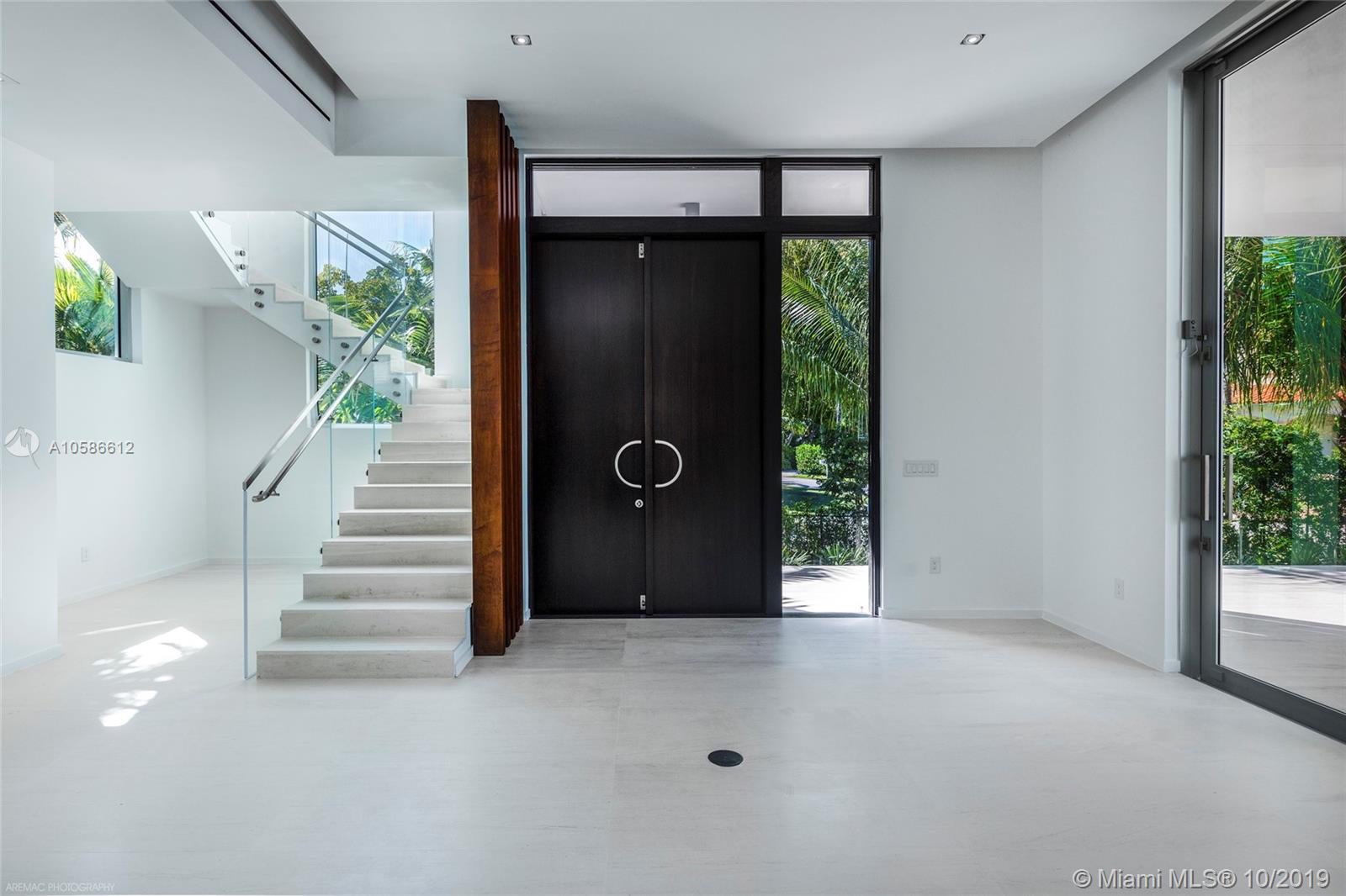 235 Ridgewood Road Key Biscayne, FL 33149 - Photo 3 of 34