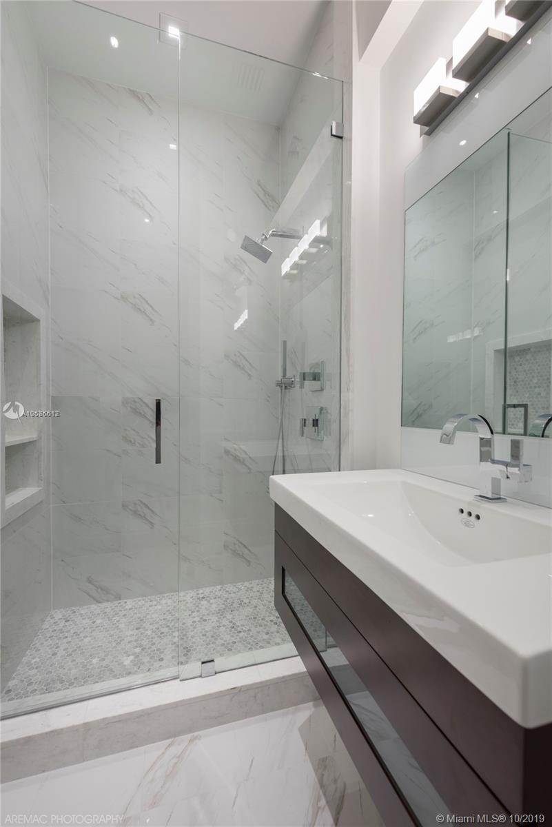 235 Ridgewood Road Key Biscayne, FL 33149 - Photo 24 of 34