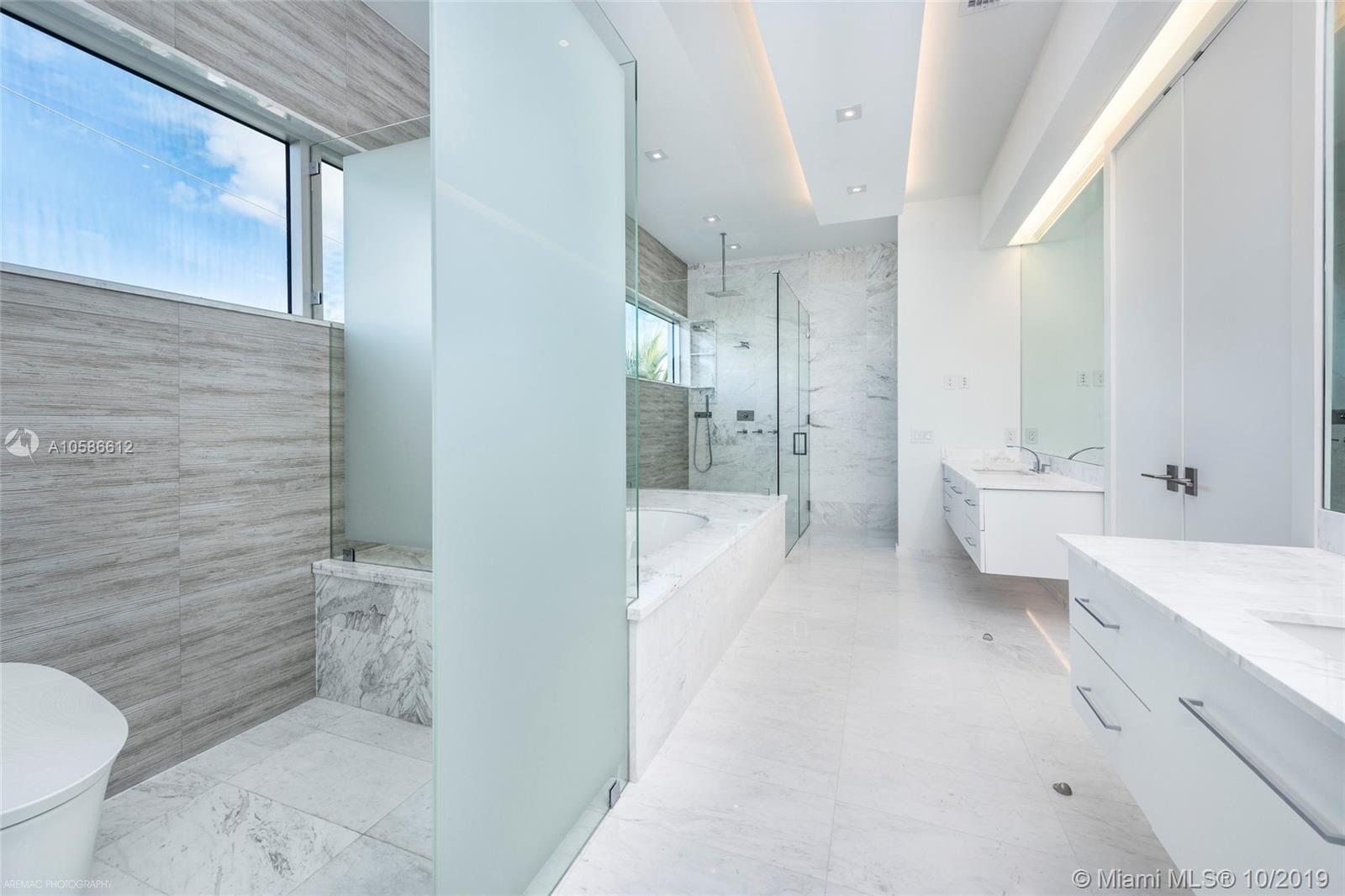 235 Ridgewood Road Key Biscayne, FL 33149 - Photo 25 of 34