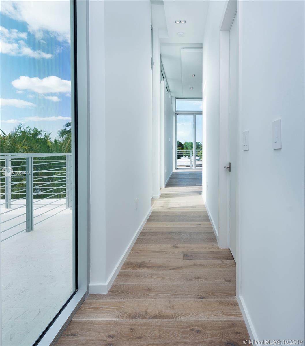 235 Ridgewood Road Key Biscayne, FL 33149 - Photo 27 of 34