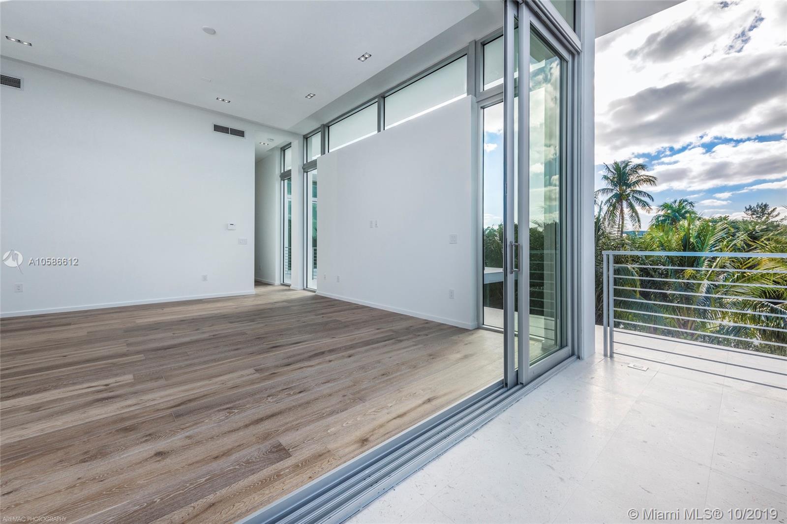 235 Ridgewood Road Key Biscayne, FL 33149 - Photo 29 of 34