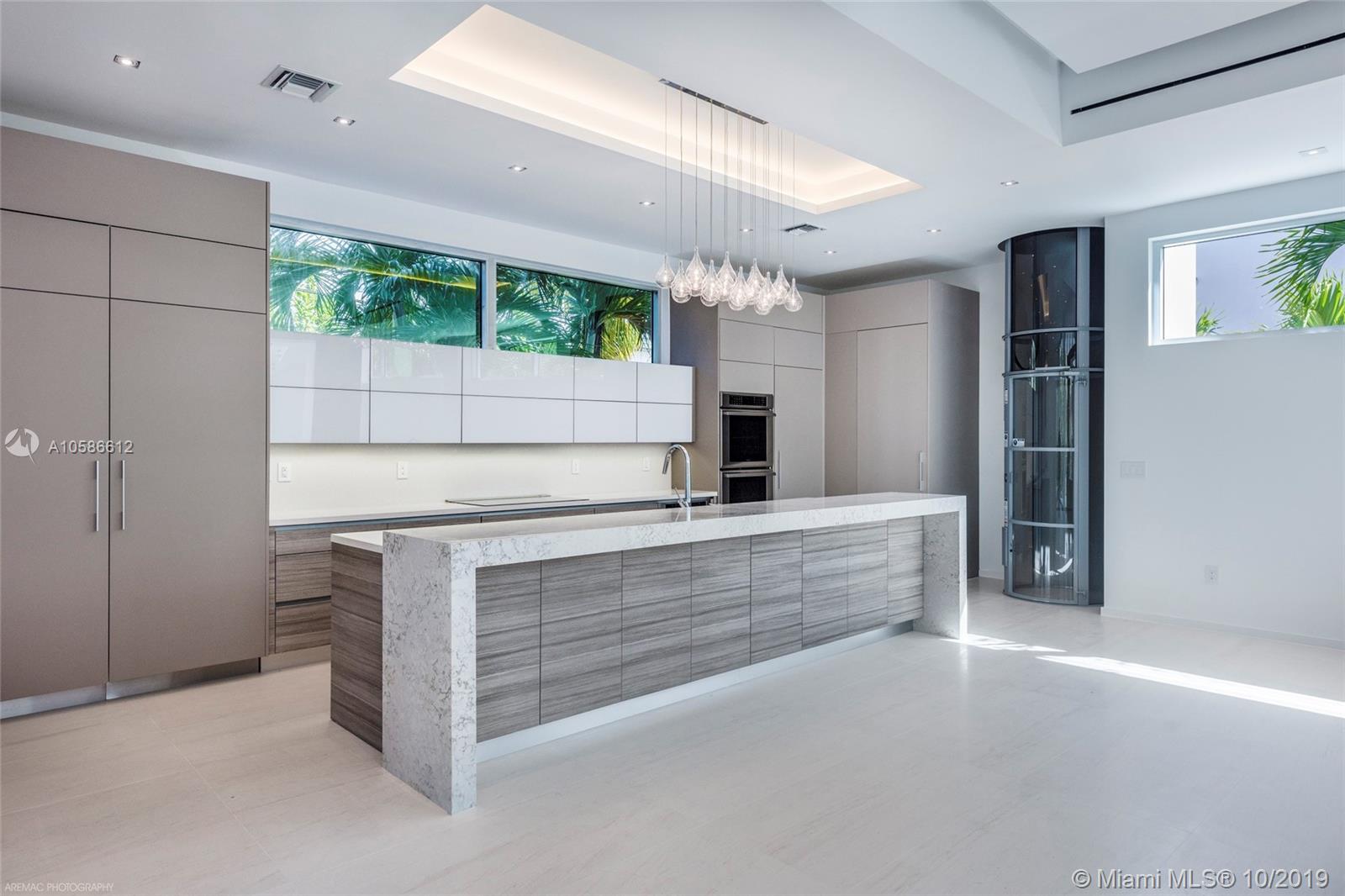 235 Ridgewood Road Key Biscayne, FL 33149 - Photo 4 of 34