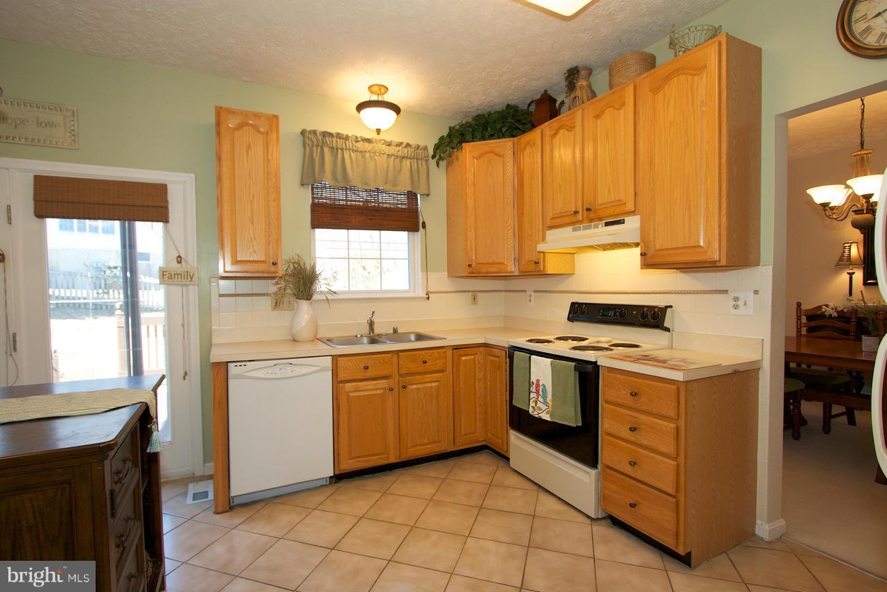 3216 Peverly Run Road Abingdon, MD 21009 - Photo 6 of 30 Kitchen