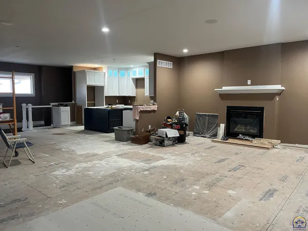 $474,900 | 3049 Southwest Auburn Road, Topeka, KS 66614
