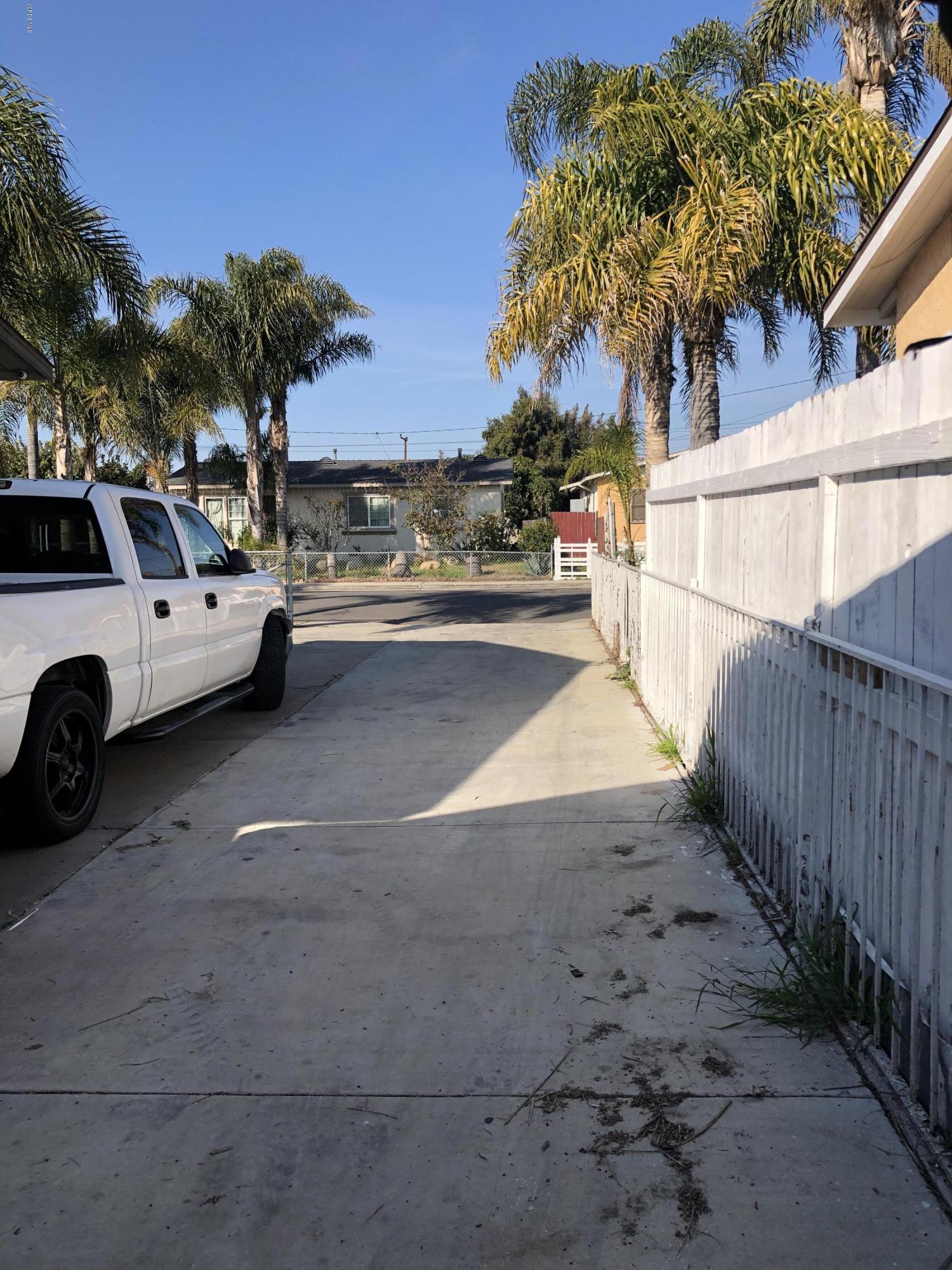 252 Ashton Street Oxnard, CA 93033 - Photo 3 of 5 2F6077CE-624C-414B-867D-D53CE2890AE8