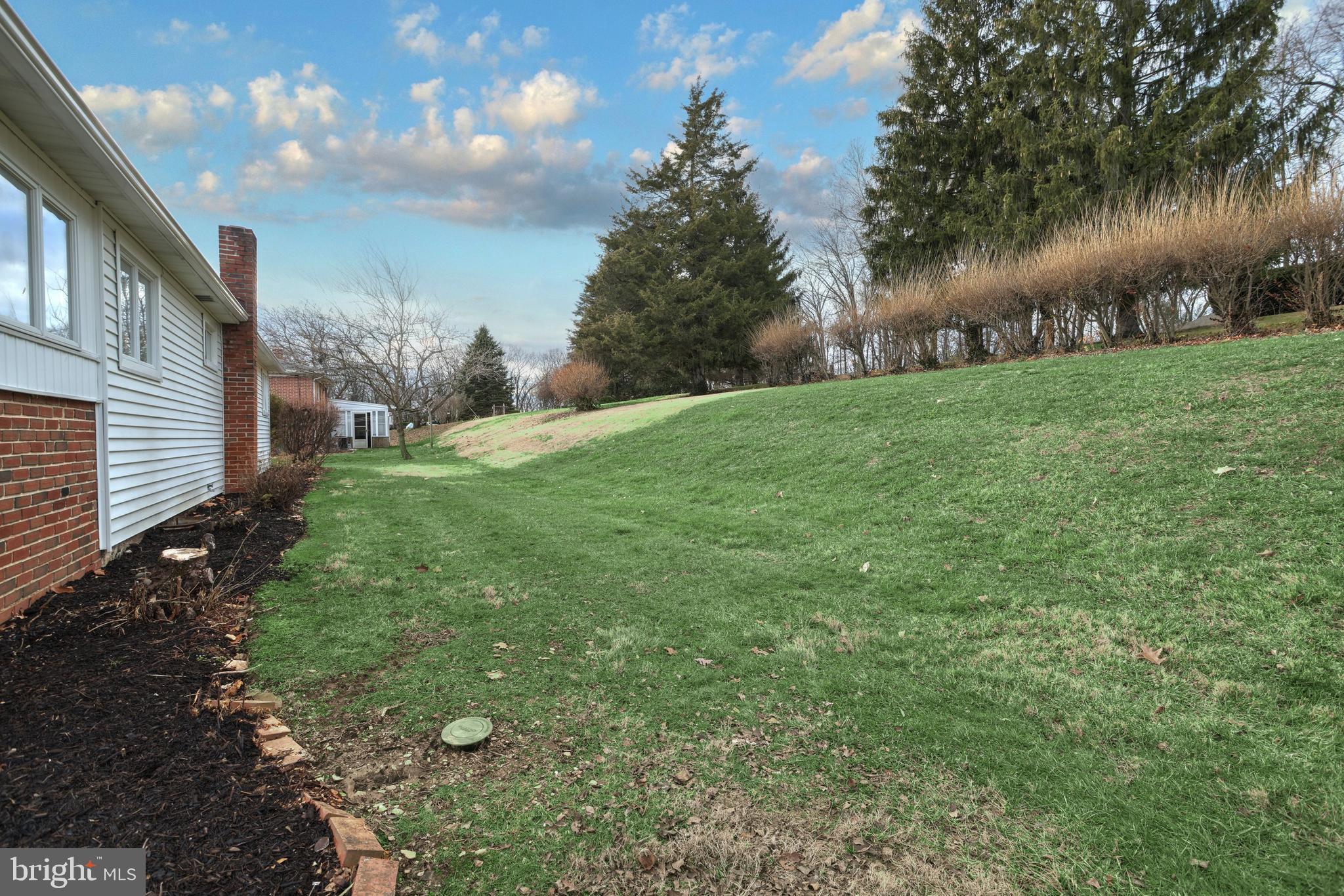 31 Merrin Road York, PA 17402 - Photo 6 of 40 Gallery Image 6