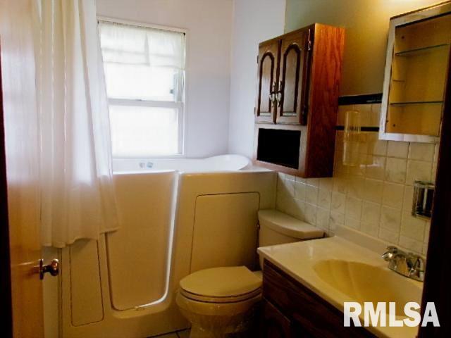 1709 West Cloverdale Road Chillicothe, IL 61523 - Photo 8 of 15