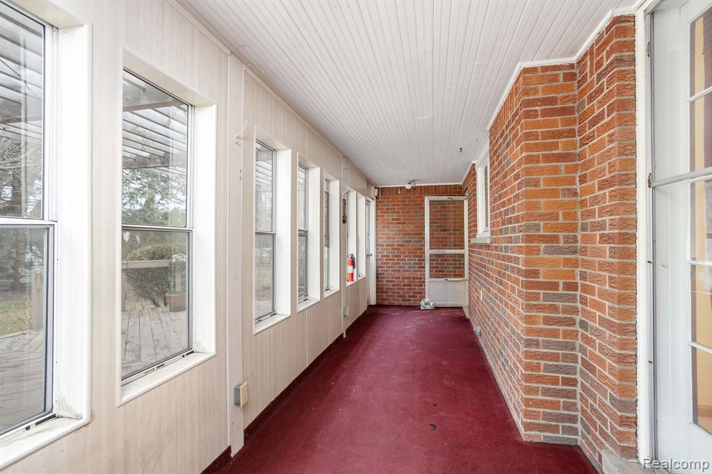 341 Ridgemont Road Grosse Pointe Farms, MI 48236 - Photo 11 of 38