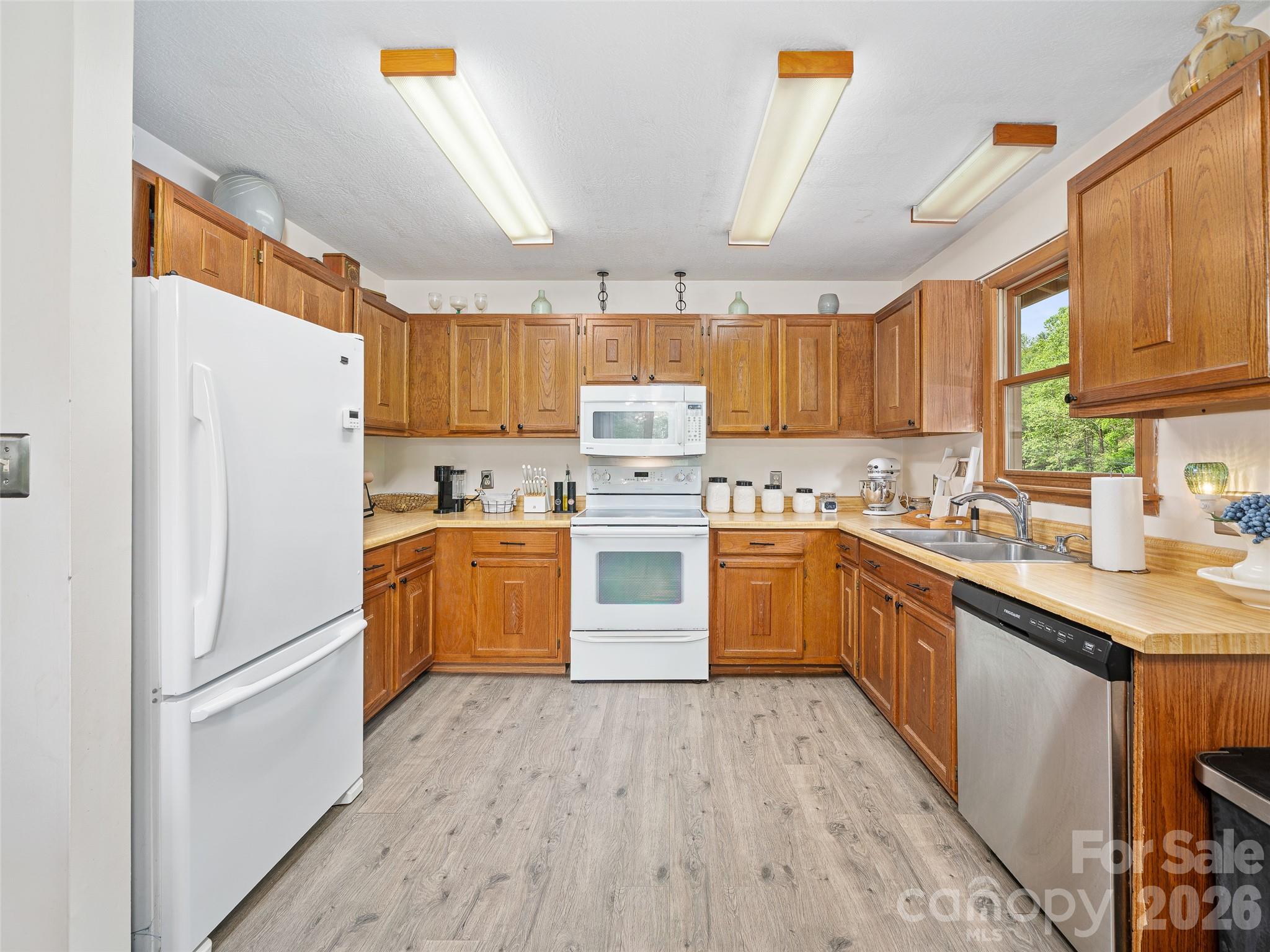 839 McKinney Road Burnsville, NC 28714 - Photo 9 of 23