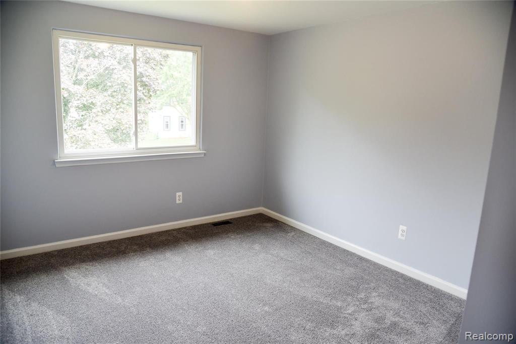 737 Dressler Lane Rochester Hills, MI 48307 - Photo 13 of 15