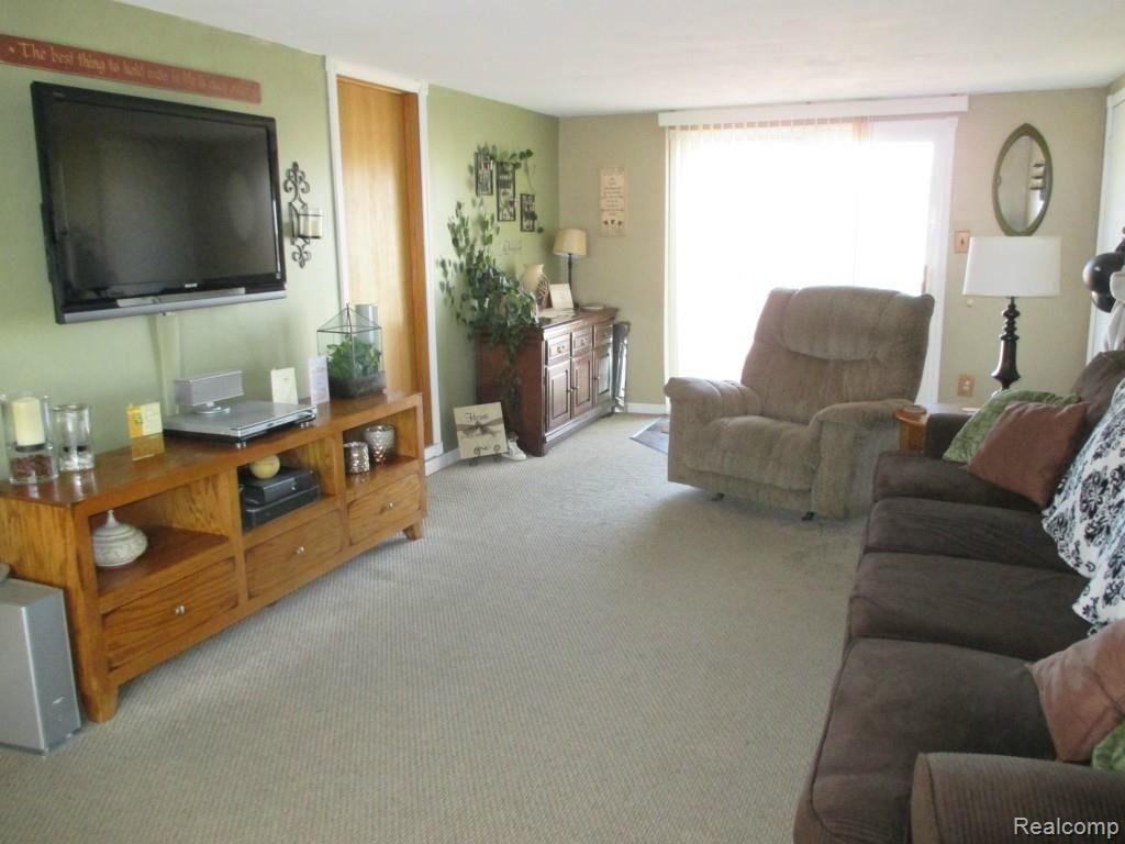 2917 Strasburg Road Monroe, MI 48161 - Photo 6 of 14 6.JPG