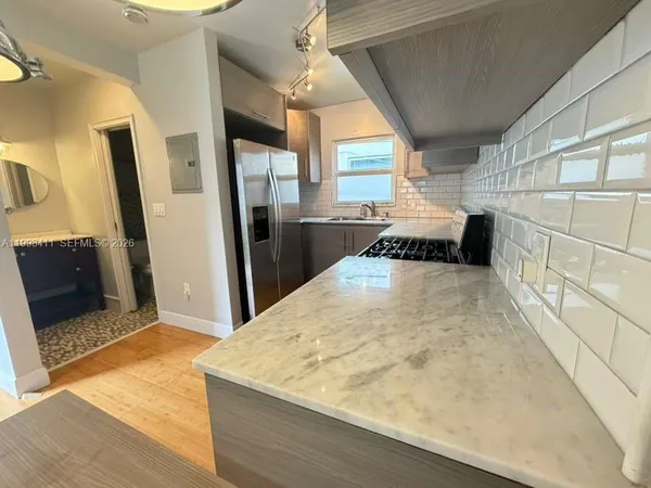$1,950 | 131 Zamora Avenue, Unit 6, Coral Gables, FL 33134