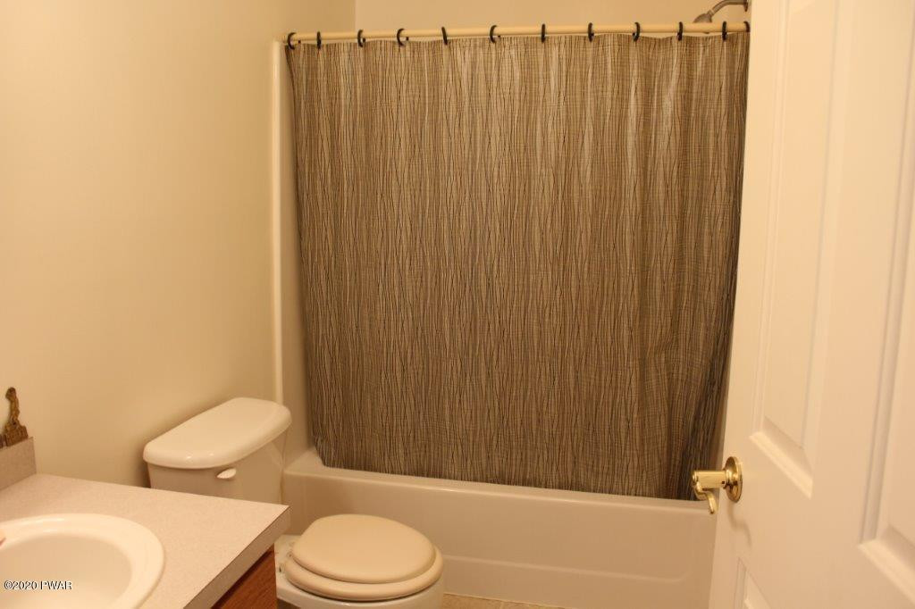 181 Beaverdam Road Tafton, PA 18464 - Photo 18 of 24 19. guest bath room