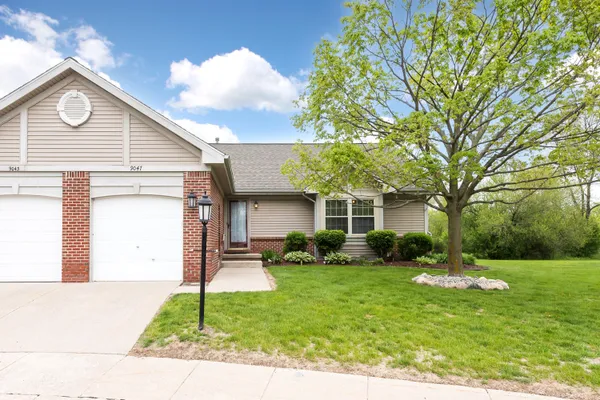 $275,000 | 9047 Summit Court, Unit 69, Ypsilanti, MI 48197