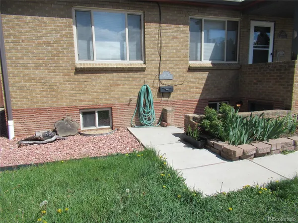 $2,135 | 2718 Ames Street, Wheat Ridge, CO 80214
