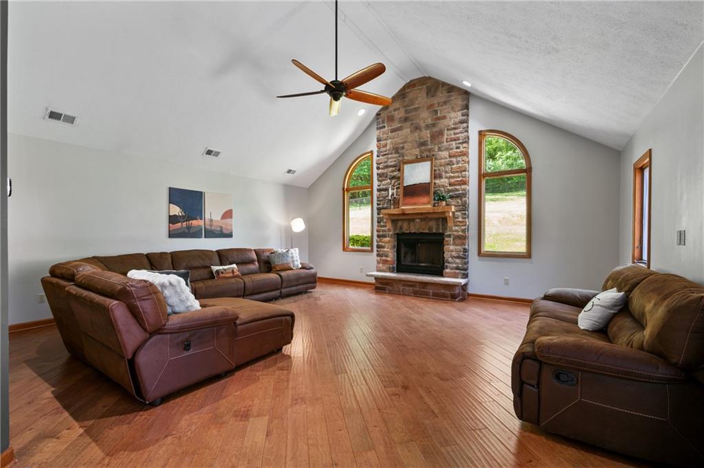 235 Ewing Road Carnegie, PA 15106 - Photo 13 of 43