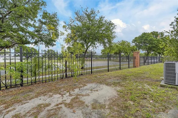 $1,900 | 13123 Kings Crossing Drive, Gibsonton, FL 33534