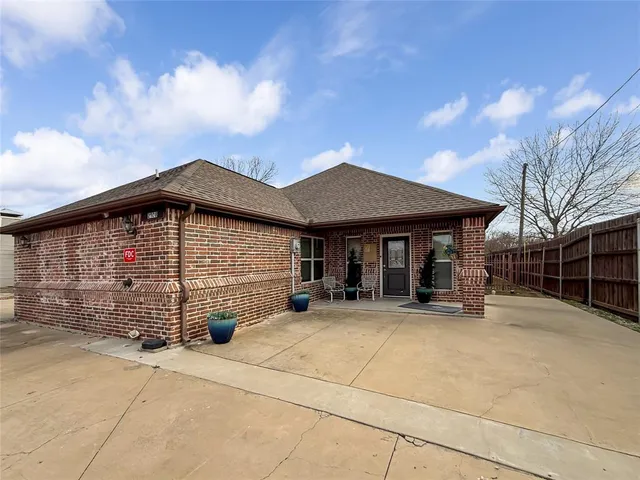 $895,000 | 2508 West Crawford Street, Denison, TX 75020